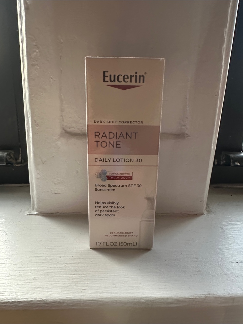 Eucerin Radiant Tone Daily Lotion SPF 30 — Beige